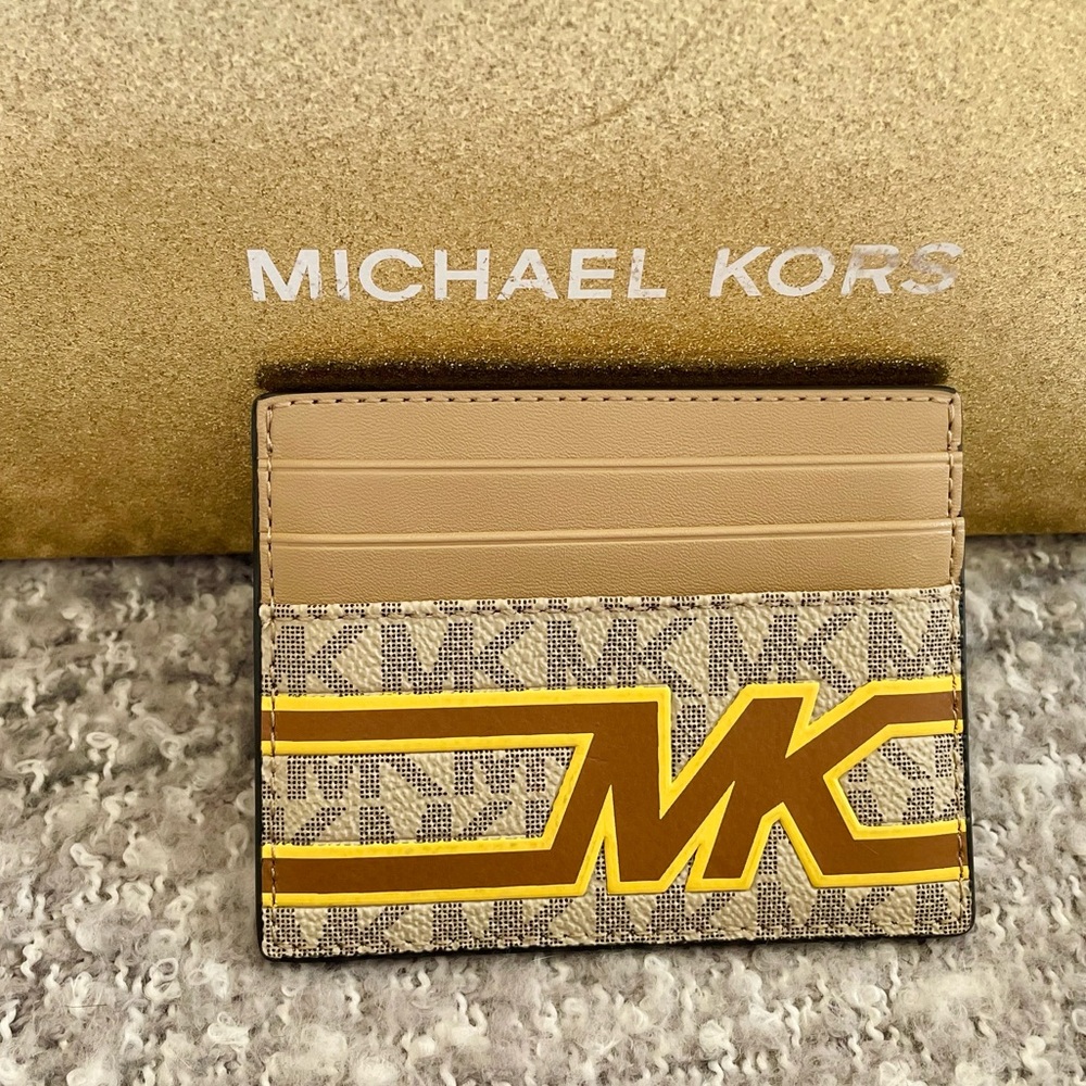 NWOT RARE Michael Kors Card Holder